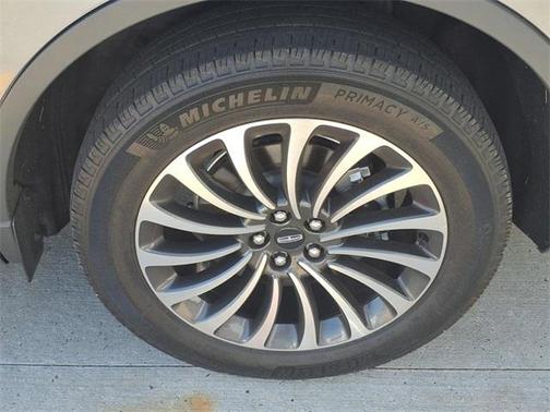 2022 Lincoln Aviator Standard AWD