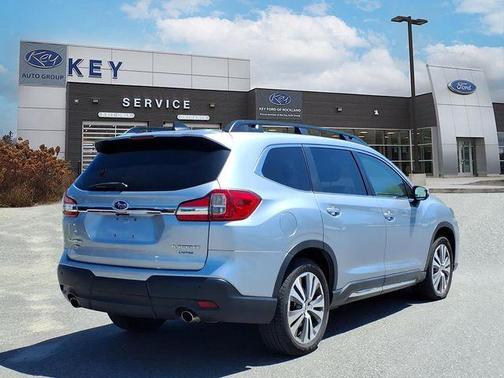Ice Silver Metallic 2022 Subaru Ascent Limited 7-Passenger
