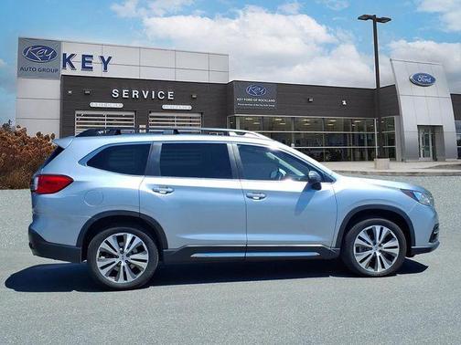 Ice Silver Metallic 2022 Subaru Ascent Limited 7-Passenger