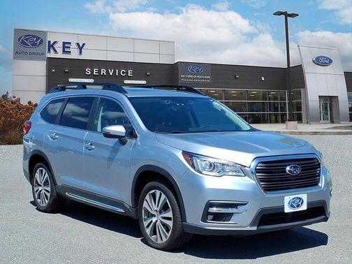 Ice Silver Metallic 2022 Subaru Ascent Limited 7-Passenger