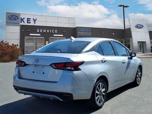 Brilliant Silver Metallic 2024 Nissan Versa 1.6 SV