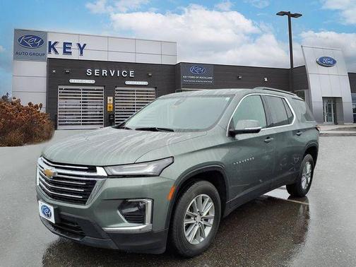 Silver Sage Metallic 2023 Chevrolet Traverse LT Cloth