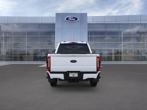 Star White 2026 Ford F-350 Lariat Super Duty