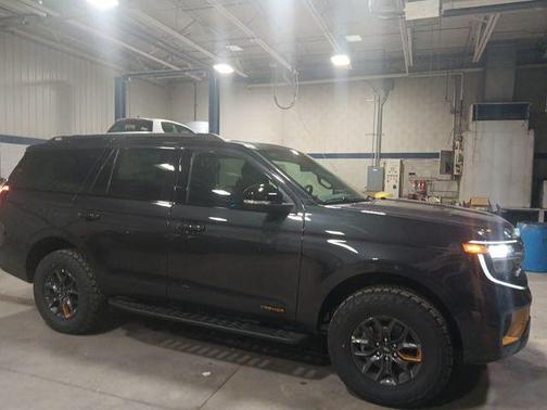 Dark Matter Gray Metallic 2026 Ford Expedition Tremor
