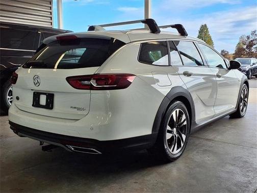 2019 Buick Regal TourX Essence
