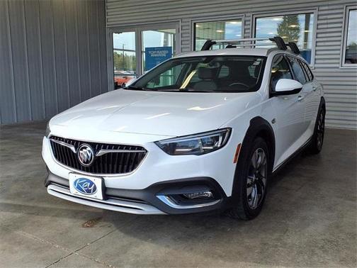 2019 Buick Regal TourX Essence