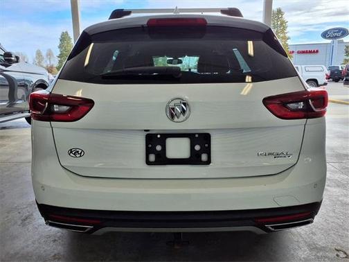 2019 Buick Regal TourX Essence