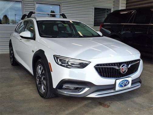 2019 Buick Regal TourX Essence
