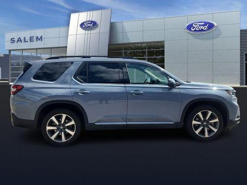 Gray Pearl 2023 Honda Pilot Elite