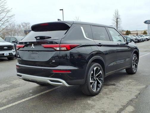 2024 Mitsubishi Outlander SE