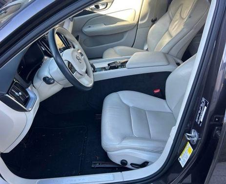 2023 Volvo S60 B5 Core Dark Theme