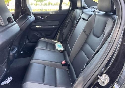Onyx Black Metallic 2024 Volvo S60 B5 Plus Black Edition