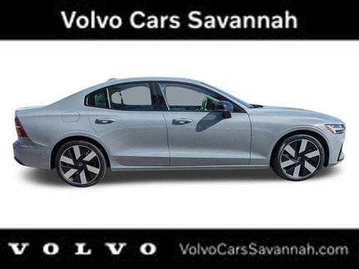 Metallic 2024 Volvo S60 Recharge Plug-In Hybrid T8 Ultimate Dark Theme