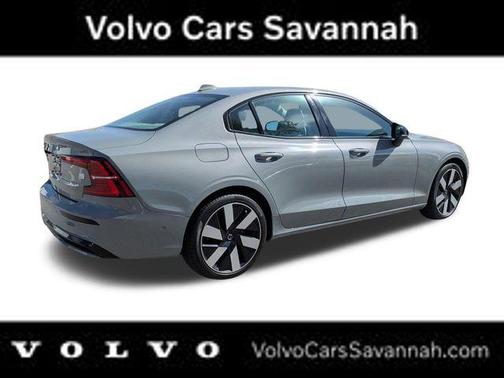 Metallic 2024 Volvo S60 Recharge Plug-In Hybrid T8 Ultimate Dark Theme