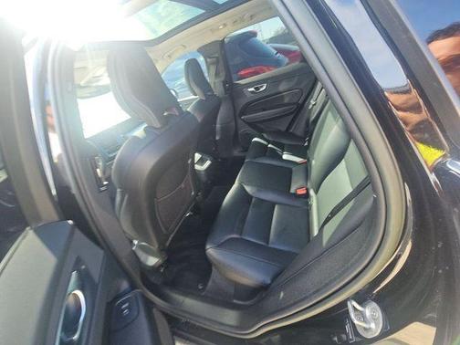 2023 Volvo XC60 B5 Core