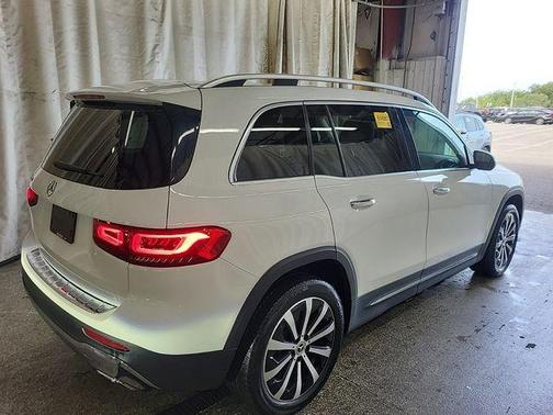 Digital White 2022 Mercedes-Benz GLB 250 Base