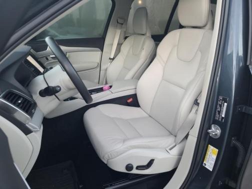 2024 Volvo XC90 B5 Core Bright Theme