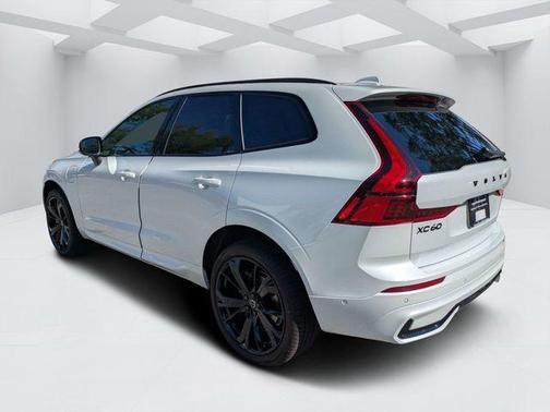 Crystal White 2026 Volvo XC60 Plug-In Hybrid T8 Ultra Black Edition