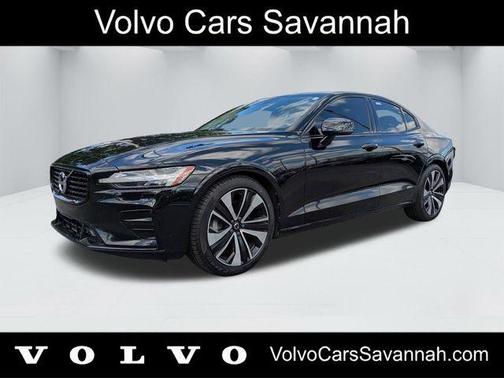 Blackstone 2022 Volvo S60 B5 Momentum