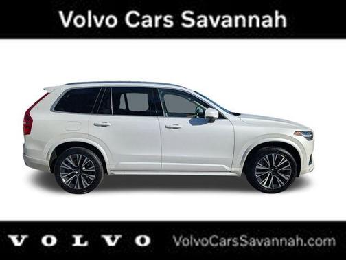 2022 Volvo XC90 T5 Momentum 7 Passenger