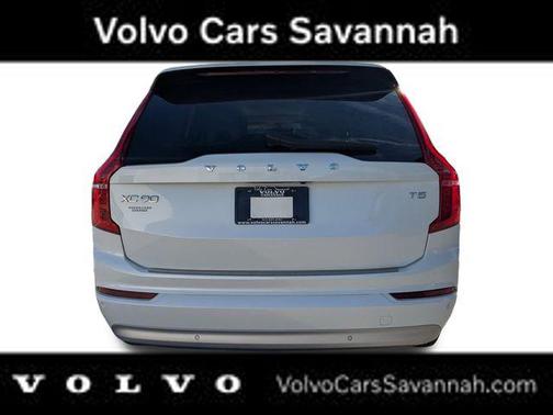 2022 Volvo XC90 T5 Momentum 7 Passenger