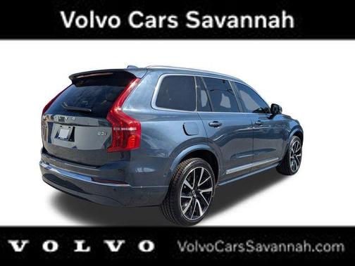 2023 Volvo XC90 B5 Plus