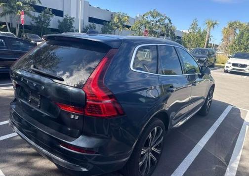 2023 Volvo XC60 B5 Ultimate Bright Theme