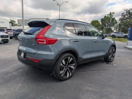 Thunder Gray Metallic 2023 Volvo XC40 B5 Plus Dark Theme