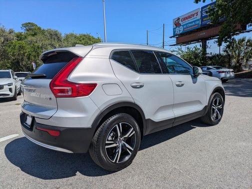 Silver 2025 Volvo XC40 B5 Core Bright Theme