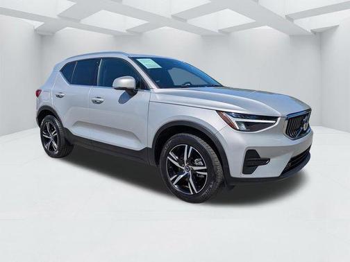 Silver 2025 Volvo XC40 B5 Core Bright Theme