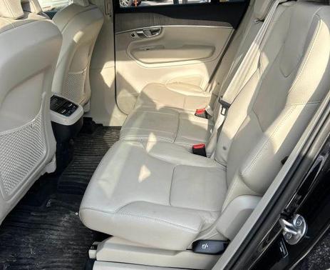 2023 Volvo XC90 B5 Plus