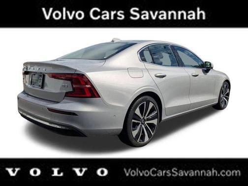 2023 Volvo S60 B5 Ultimate Bright Theme