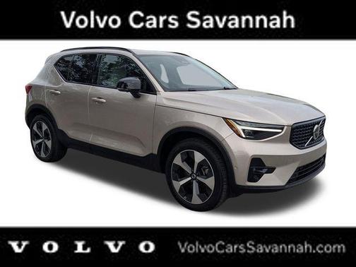 Silver 2023 Volvo XC40 B5 Ultimate Dark Theme