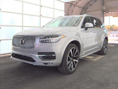 2024 Volvo XC90 B5 Plus Bright Theme