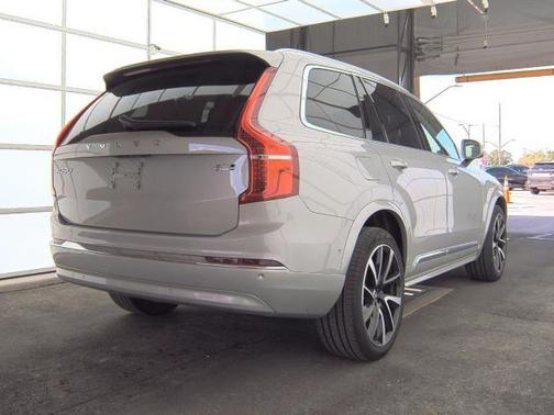2024 Volvo XC90 B5 Plus Bright Theme