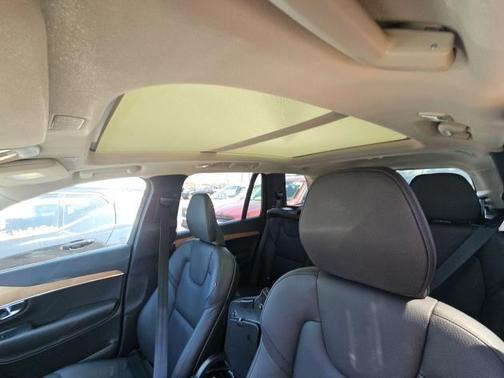 2024 Volvo XC90 B5 Plus Bright Theme