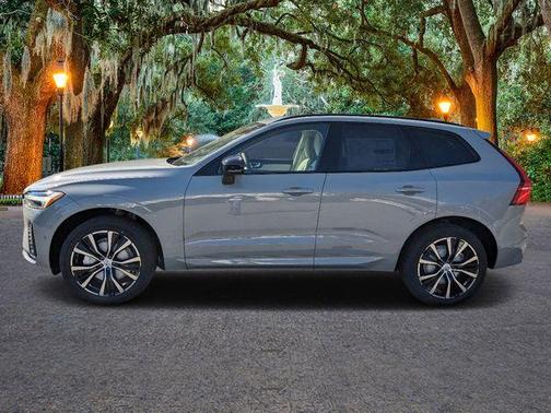 2025 Volvo XC60 B5 Plus