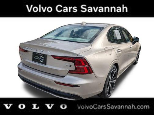 2024 Volvo S60 B5 Plus Dark Theme