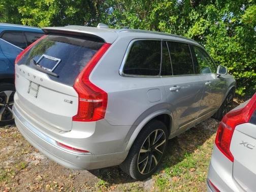 2023 Volvo XC90 B5 Plus