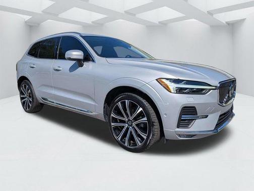 Silver 2023 Volvo XC60 B5 Ultimate Bright Theme