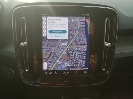 2024 Volvo XC40 B5 Plus Bright Theme