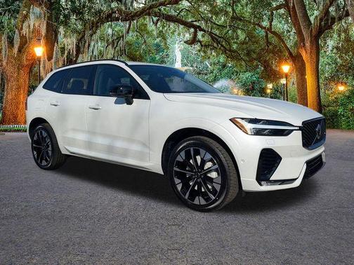 2026 Volvo XC60 B5 Plus