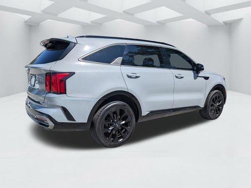 Wolf Gray 2022 Kia Sorento SX