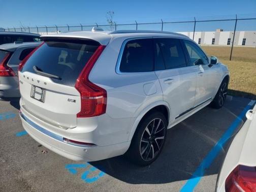 2023 Volvo XC90 B5 Plus