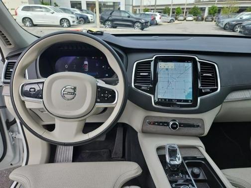 2024 Volvo XC90 B6 Ultimate Bright Theme 7-Seater