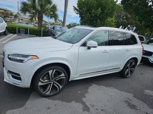 2024 Volvo XC90 B6 Ultimate Bright Theme 7-Seater