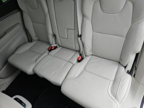2024 Volvo XC90 B6 Ultimate Bright Theme 7-Seater