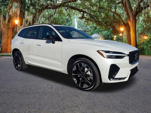 2026 Volvo XC60 B5 Plus