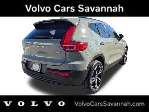 2024 Volvo XC40 B5 Core