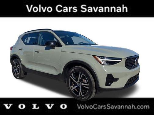 2024 Volvo XC40 B5 Core